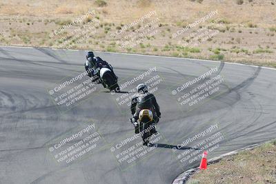 media/Apr-20-2025-AHRMA (Sun) [[393a79c373]]/Race/Group 11 early race/Turn 4b/